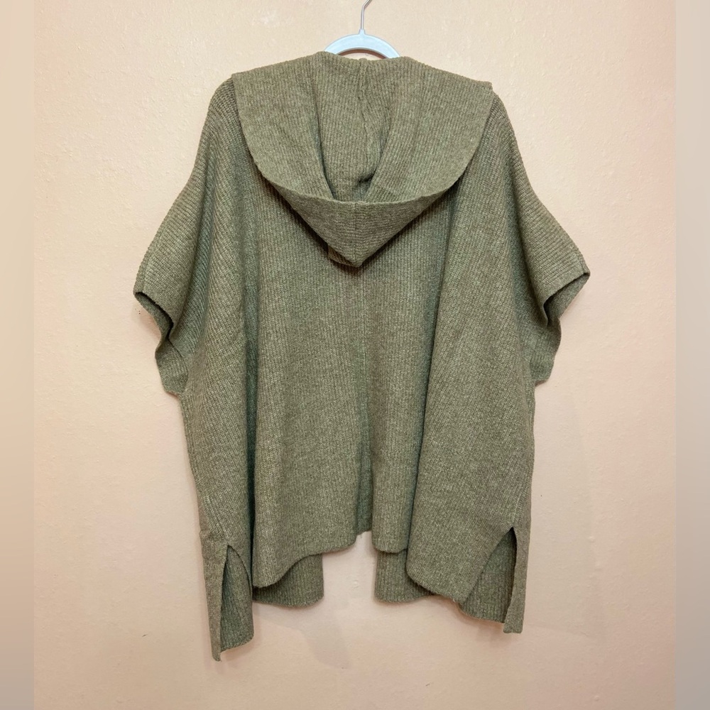 American Eagle Whoa So Soft Hooded Sweater Poncho - Picture 7 of 7